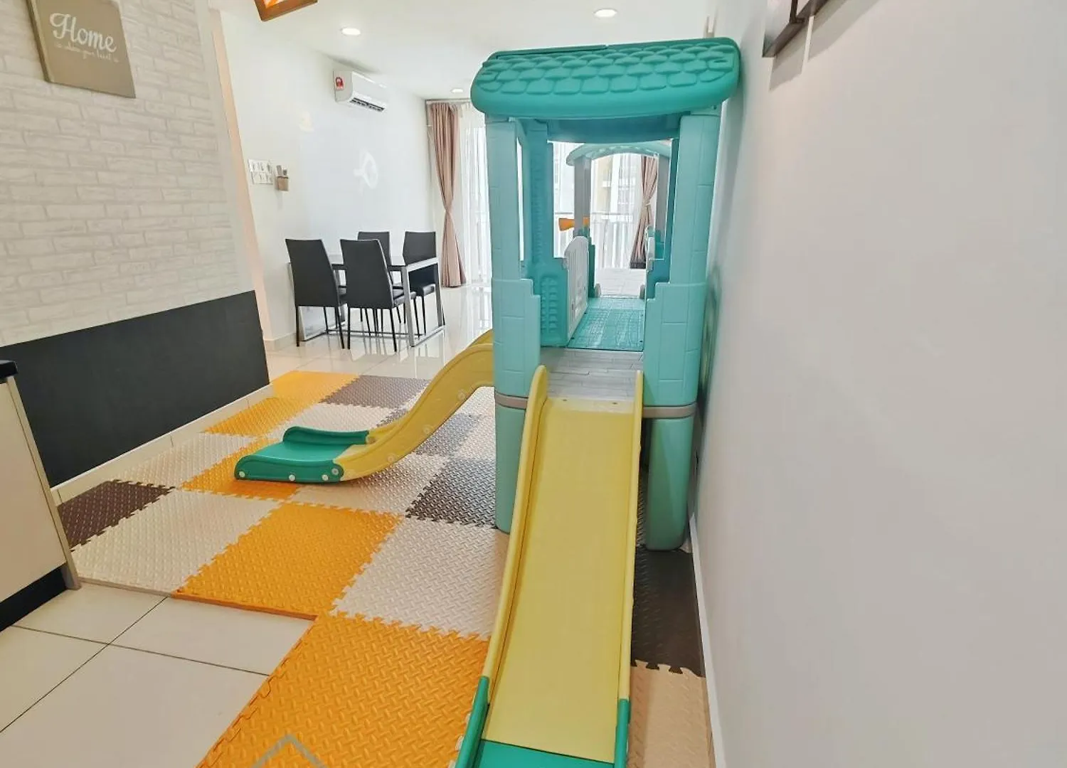 Daya Fun Kids Homestay By Sr Home Johor Bahru 0*,  Malaysia
